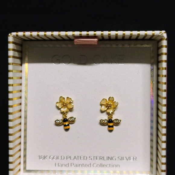 Gold Cake Flower Bee Earrings | Poshmark